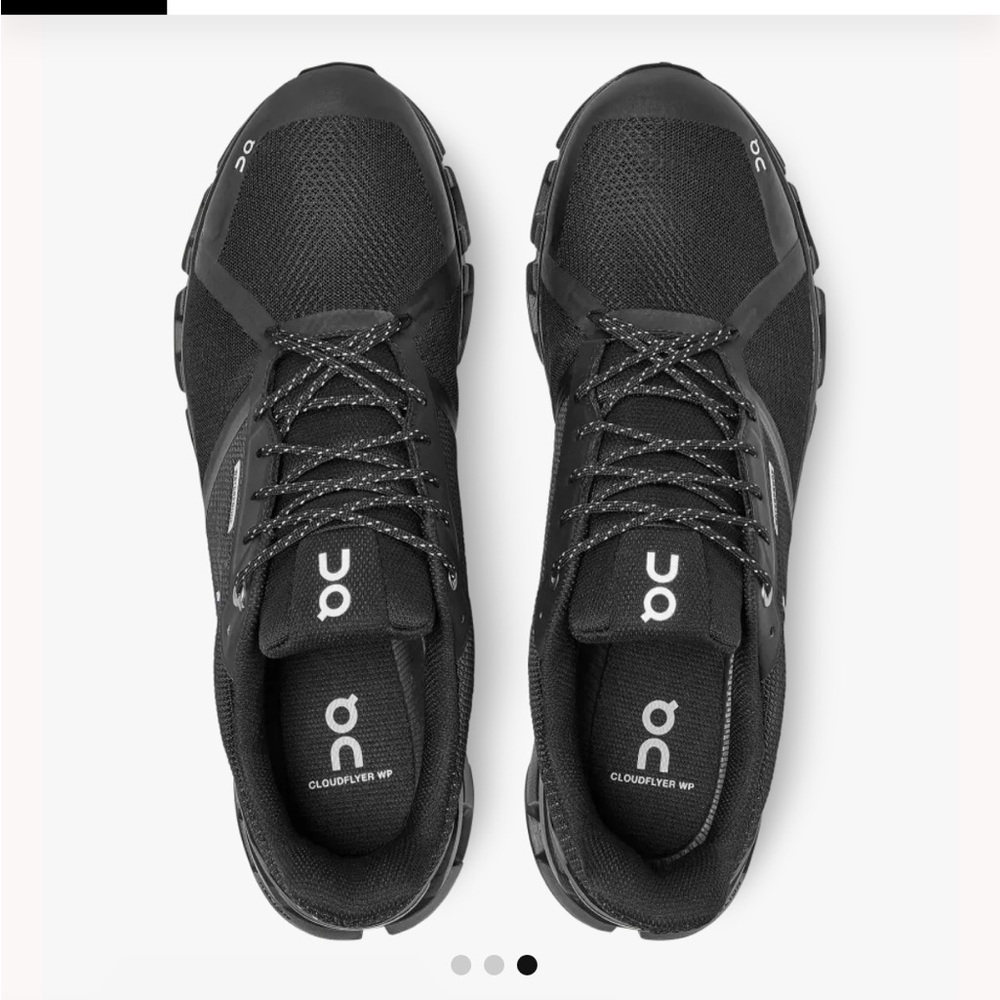 ON Cloudflyer Sneaker